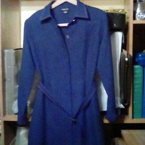 Leslie Fay dress buttons up front + belt, size 10P